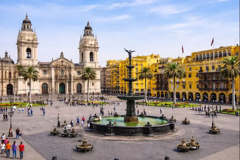 lima historic center plaza mayor layover tour